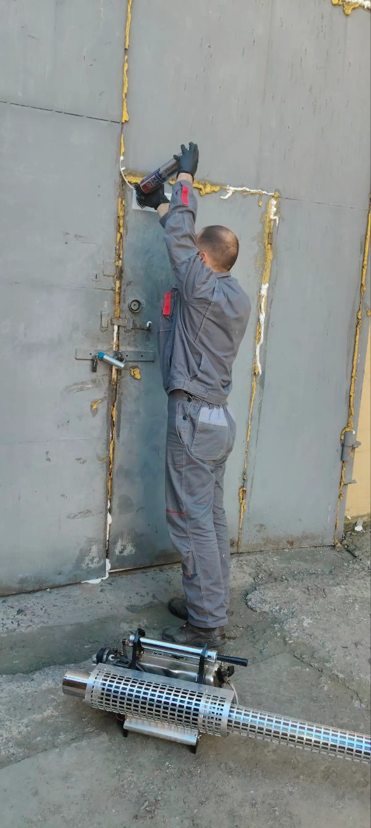 Робота зі знищення шкідників